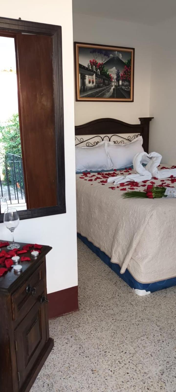 Hotel San Sebastián Antigua Bagian luar foto